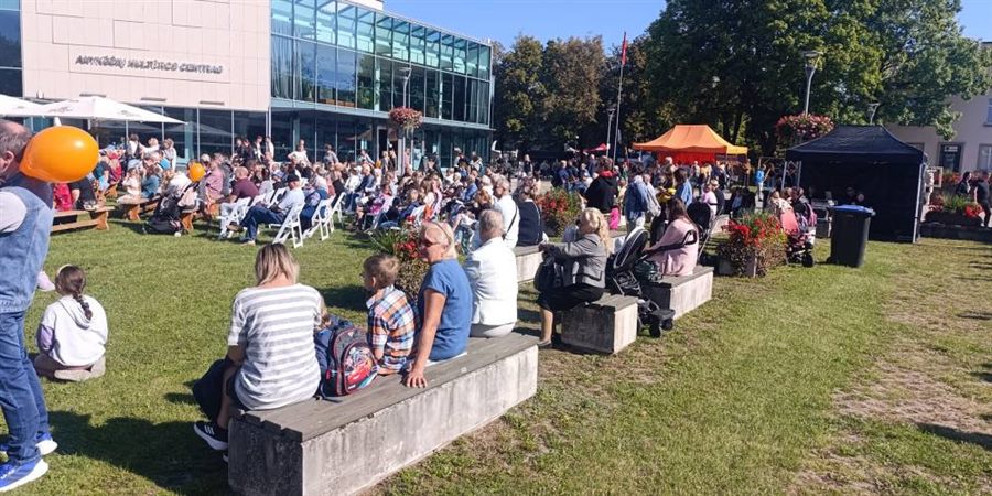 Obuolinių šventė prie Anykščių kultūros centro